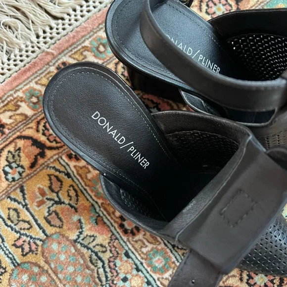 Donald Pliner Slingback Heeled Mules, Size 9, Black - Picture 6 of 9